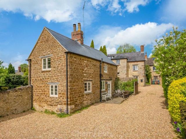 House for rent in Evershot, Oxfordshire