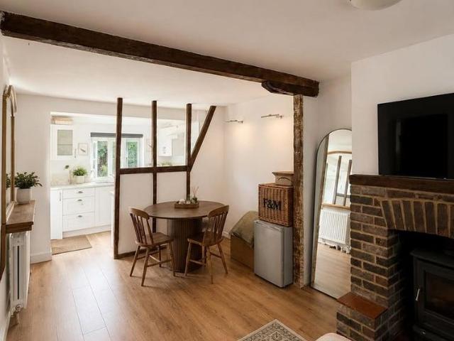 House for rent in Hollingbourne, Midway