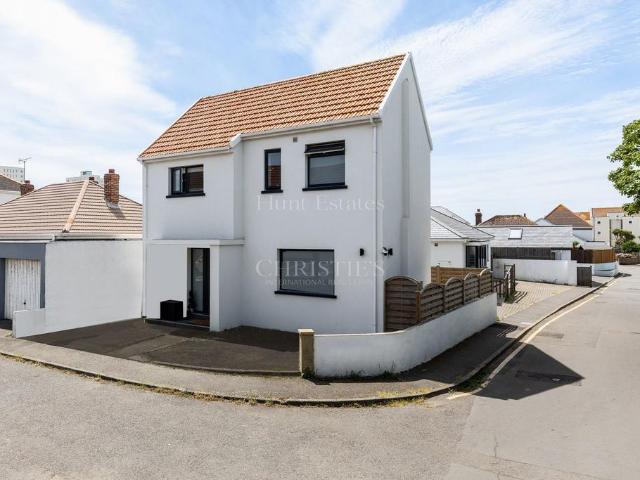 House for rent in Penweathers, Cornwall