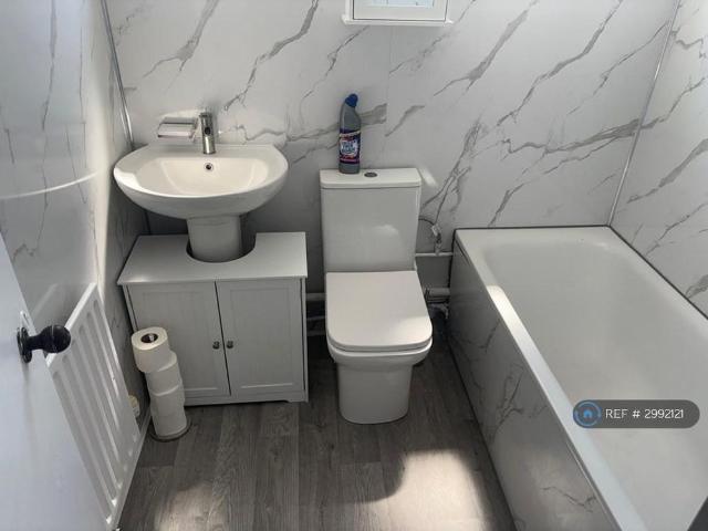 House for rent in Spring Park, Luton