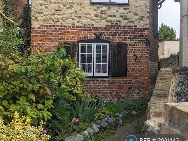 House for rent in Sandwich, Ash