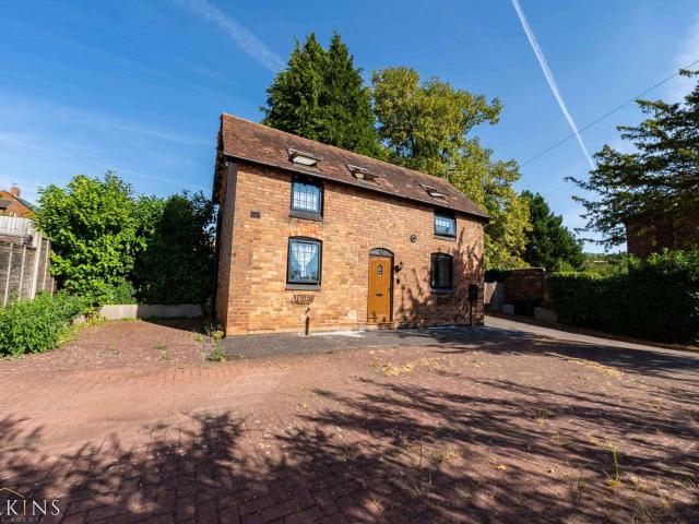 House for rent in Winshill, Beamhurst