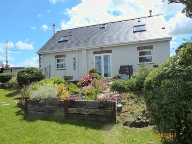 Apartment for rent in Llangynnwr, Carmarthen
