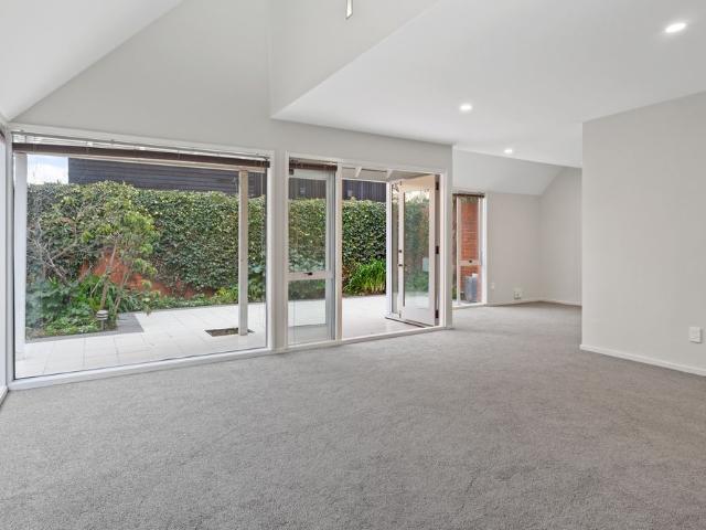 Room for rent in Heathcote, Canterbury