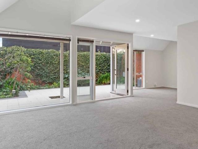 Apartment for rent in Heathcote, Canterbury