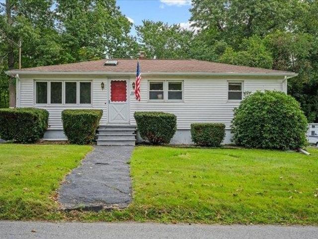 House for sale in Dudley, Massachusetts