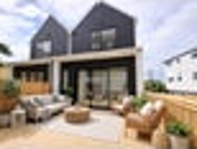 Townhouse for sale in Mount Wellington