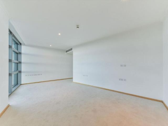 Apartment for rent in Canary Wharf, Greater London