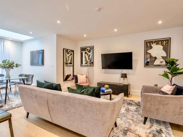 Apartment for sale in Holborn, Greater London