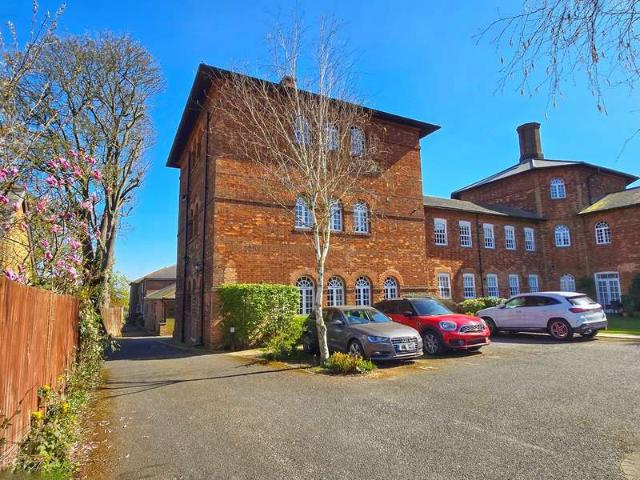 Apartment for sale in Ampthill, Bedfordshire