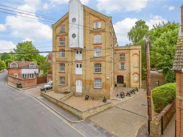 Apartment for sale in Bourne Vale, Kent