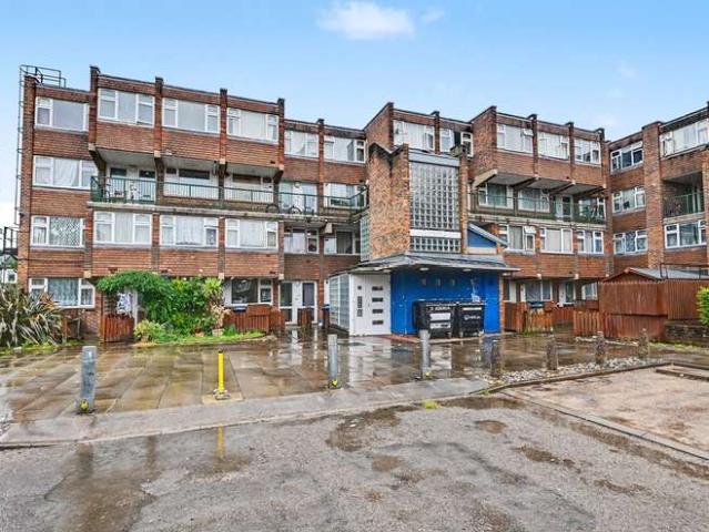 Apartment for sale in Harlesden, Greater London