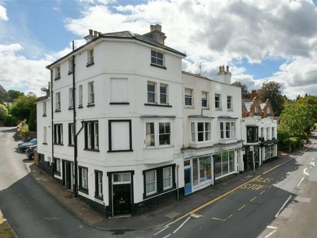 Apartment for sale in Pachesham Park, Surrey
