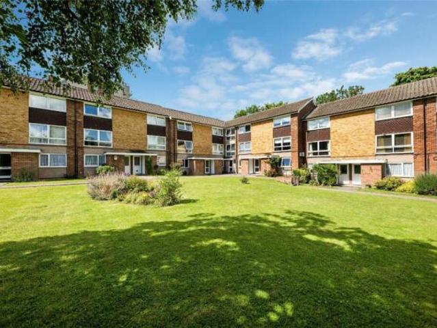 Apartment for rent in Sutton Green, Woking