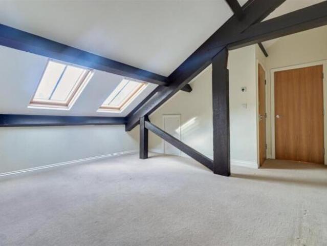 Flat for rent in Farsley, West Yorkshire