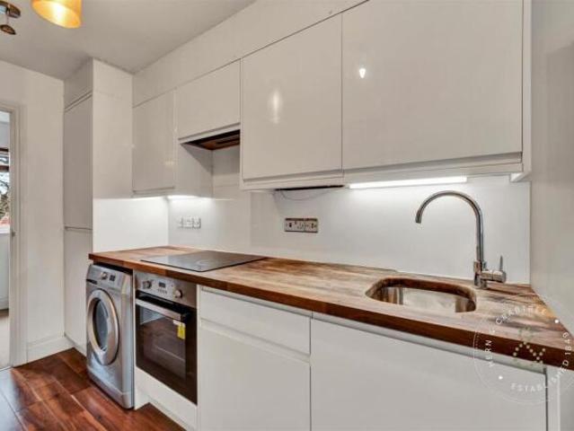 Apartment for rent in Llandaff, Wales