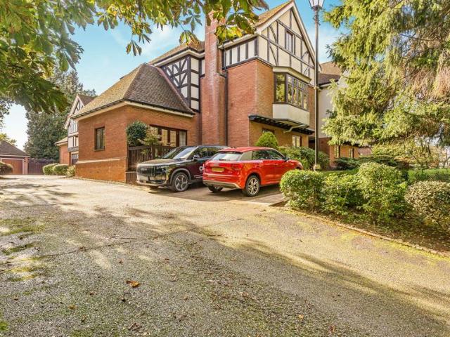 Flat for sale in Shenstone, Lichfield