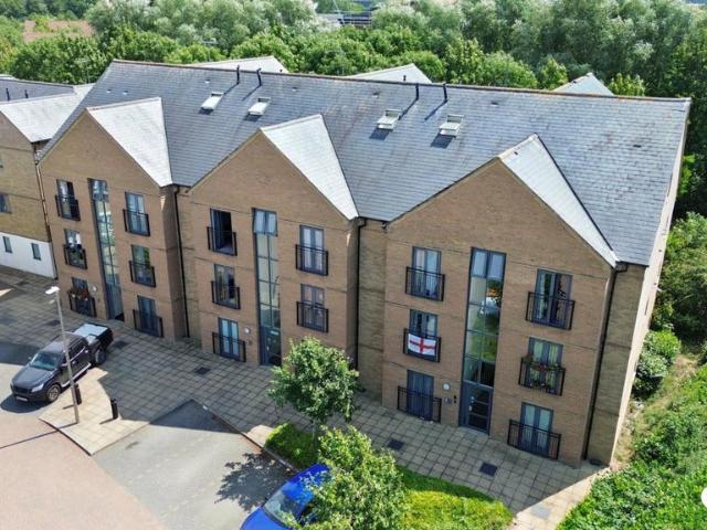 Flat for sale in Fenny Stratford, Milton Keynes