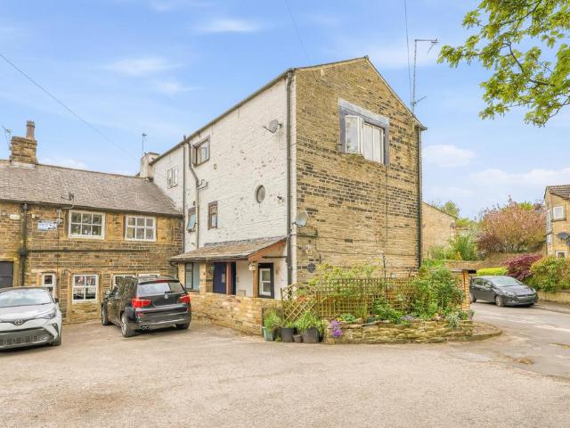 Flat for sale in Wardle, Burnedge