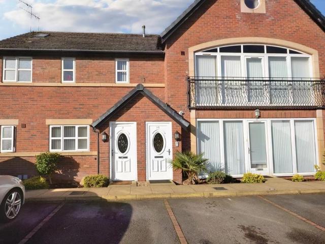 Flat for sale in Stone, Baswich