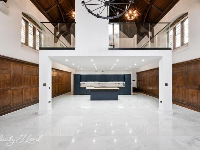 Flat for sale in Shooters Hill, Greater London