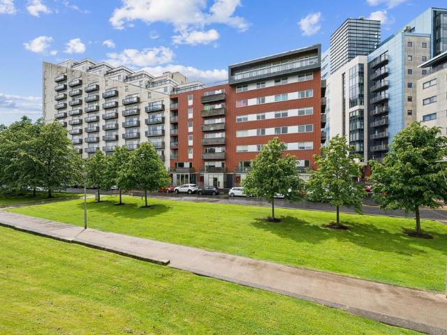 Flat for sale in Thornwood, Partick