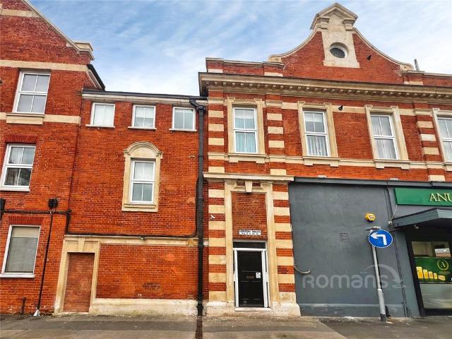 Flat for sale in Aldershot, Hampshire