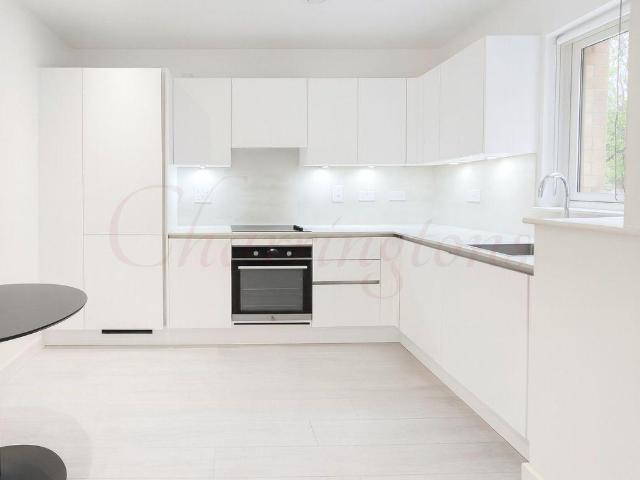 Flat for sale in West Hendon, Greater London