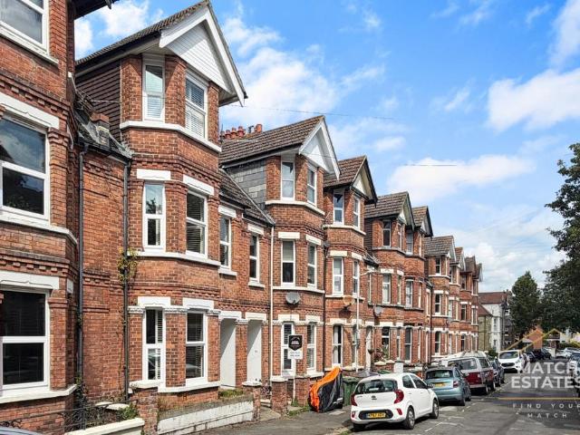 Flat for sale in Folkestone