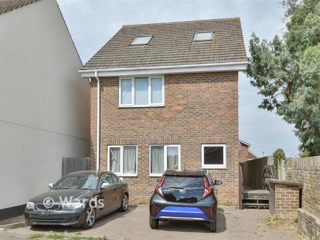 Flat for sale in East Rainham, Gillingham