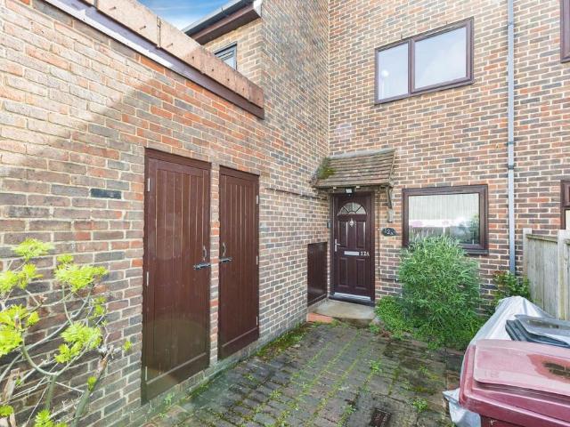 Flat for sale in Reading