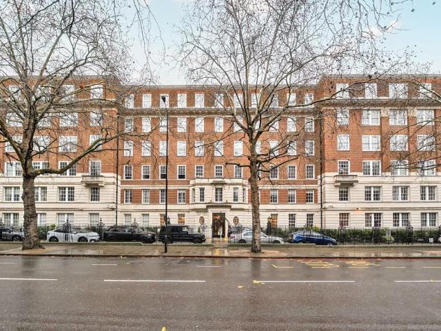 Flat for sale in City of Westminster, Greater London