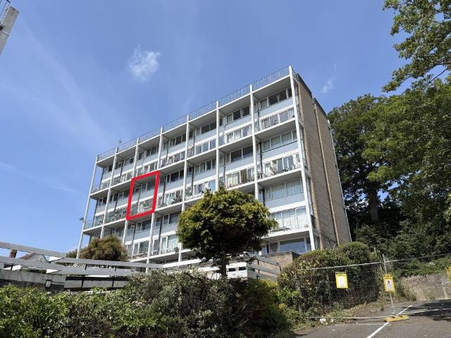 Flat for sale in Walton, Eastbridge