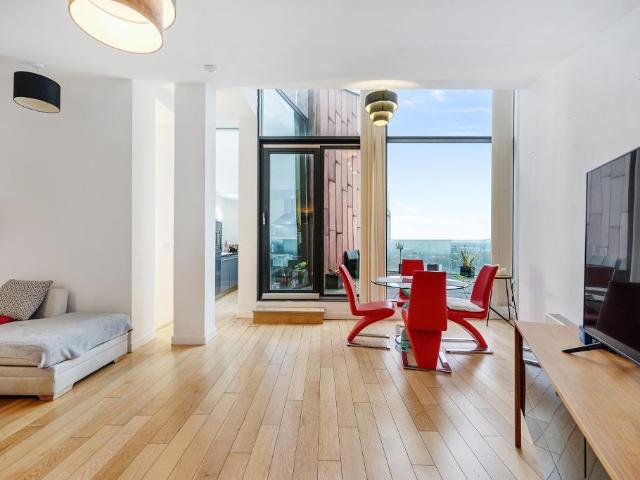 Flat for sale in Georgia, Greater Manchester