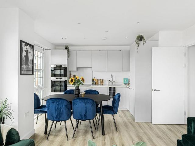 Flat for sale in Bethnal Green, Greater London