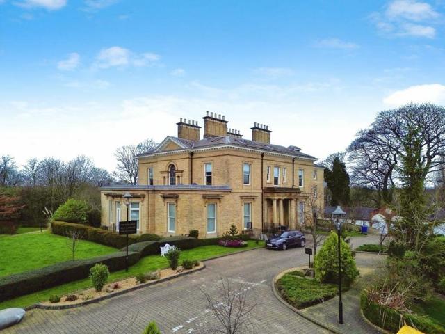 Flat for sale in Sedgley Park, Bury