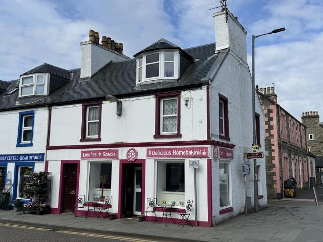 Flat for sale in Lochgilphead, Scotland