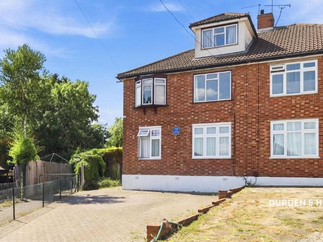 Flat for sale in Epping, Essex