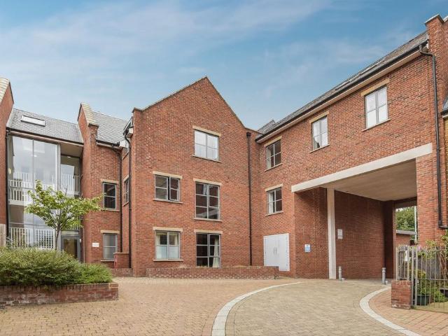 Flat for sale in King's Walden, Hertfordshire