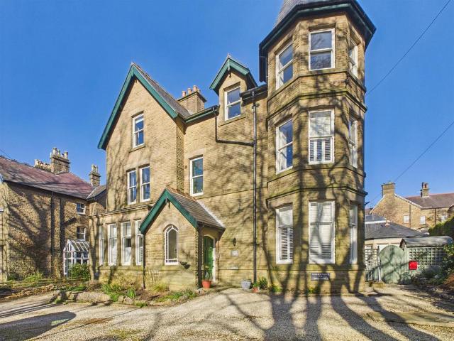 Flat for sale in Charlesworth, East Midlands