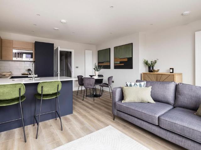 Flat for sale in London Borough of Lewisham, Greater London