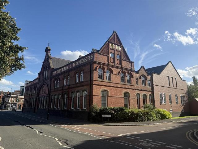 Flat for sale in Burton upon Trent, East Staffordshire