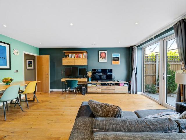 Flat for sale in East Greenwich, Isle Of Man