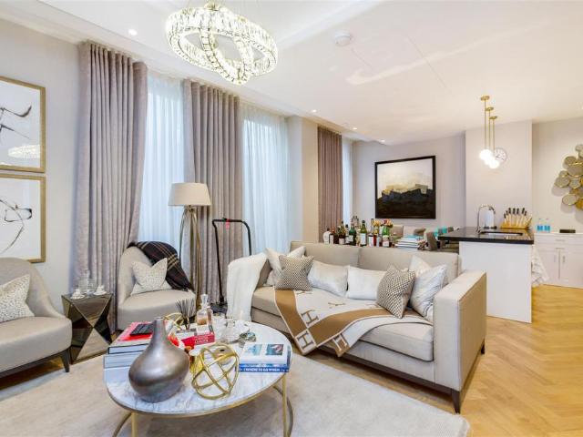 Flat for sale in Westminster, Greater London