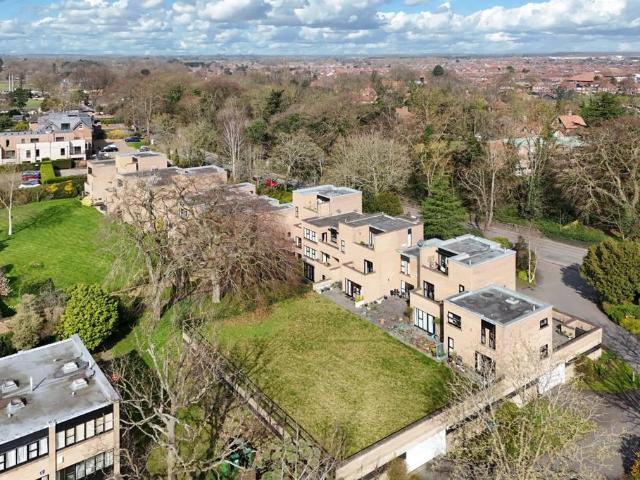 Flat for sale in High Field, York