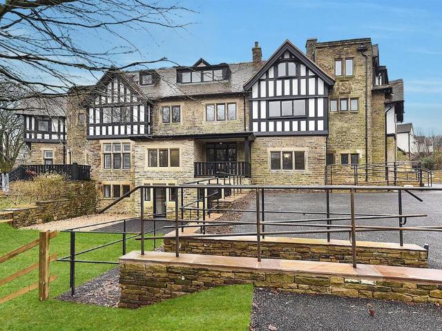 Flat for sale in Charlesworth, East Midlands