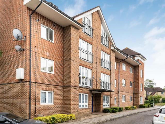 Flat for sale in Sudbury, Greater London