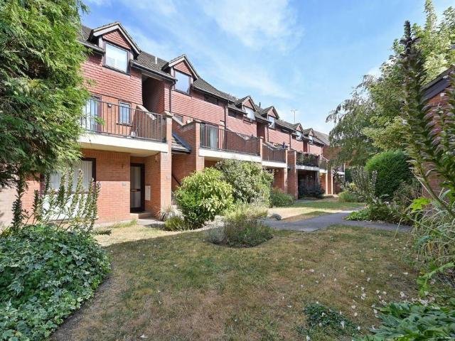 Flat for sale in Holywell Estate, North Watford