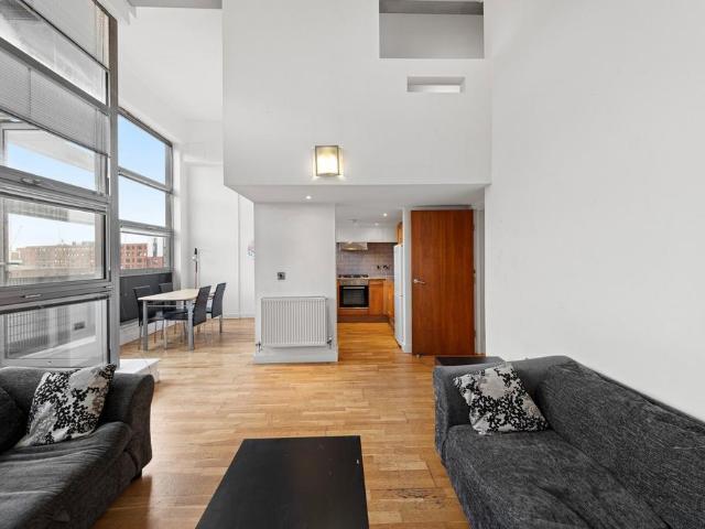 Flat for sale in Georgia, Greater Manchester
