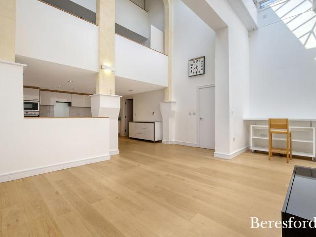 Flat for sale in The Galleries, Navestock Side